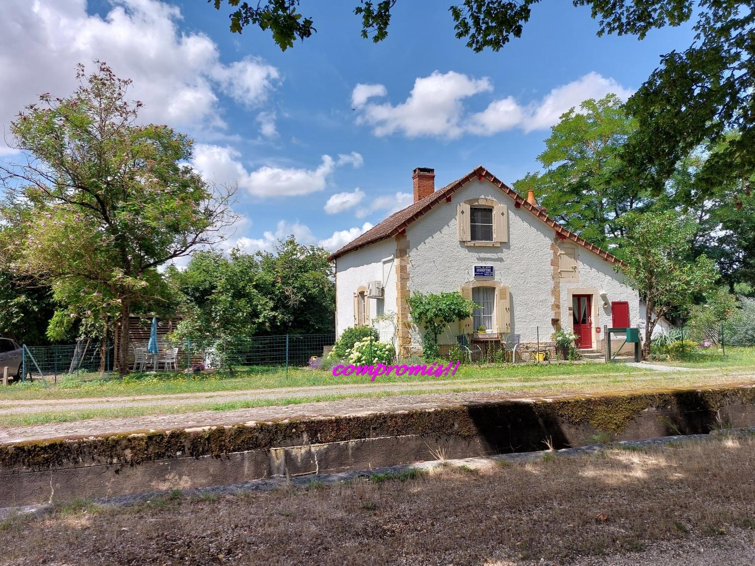 huis te koop Épineuil-le-Fleuriel, Cher ( Centre-Val de Loire) foto 1