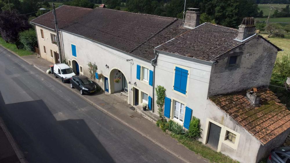  te koop dorpsboerderij Bourbonne-les-Bains Haute-Marne 17