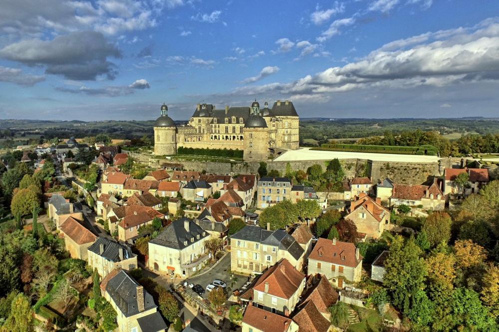  te koop vrijstaand huis Hautefort Dordogne 2