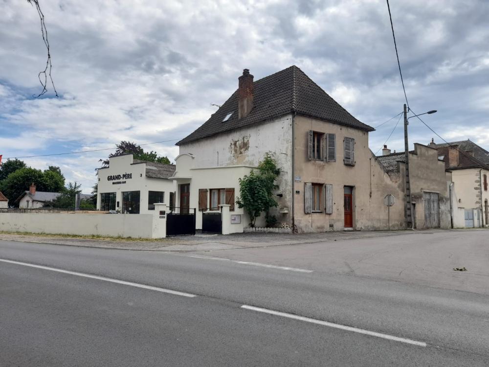 te koop restaurant Saint-Gérand-le-Puy Auvergne 1