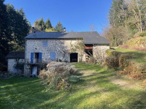 Peyrat-le-Château Haute-Vienne vrijstaand foto 6974524