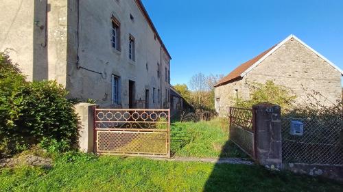 Saint-Chabrais Creuse vrijstaand foto 6998592