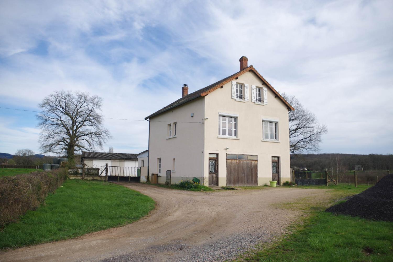  te koop huis Saint-Honoré-Les-Bains Nièvre 3