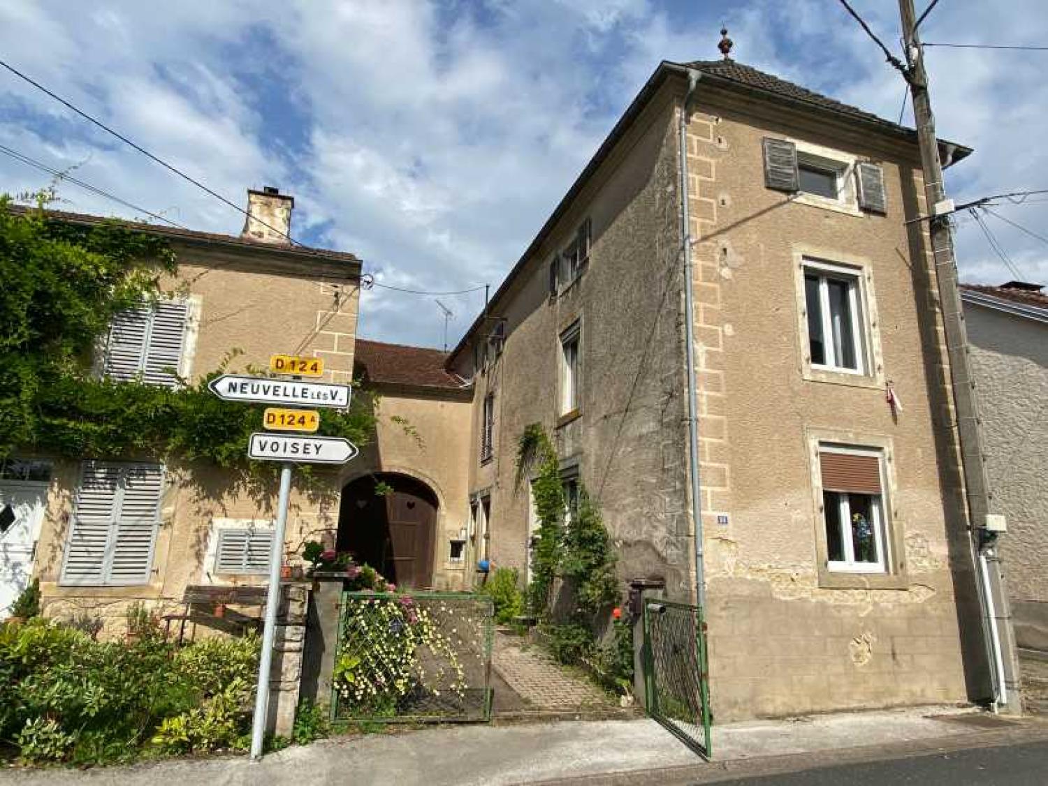  te koop dorpsboerderij Melay Haute-Marne 1