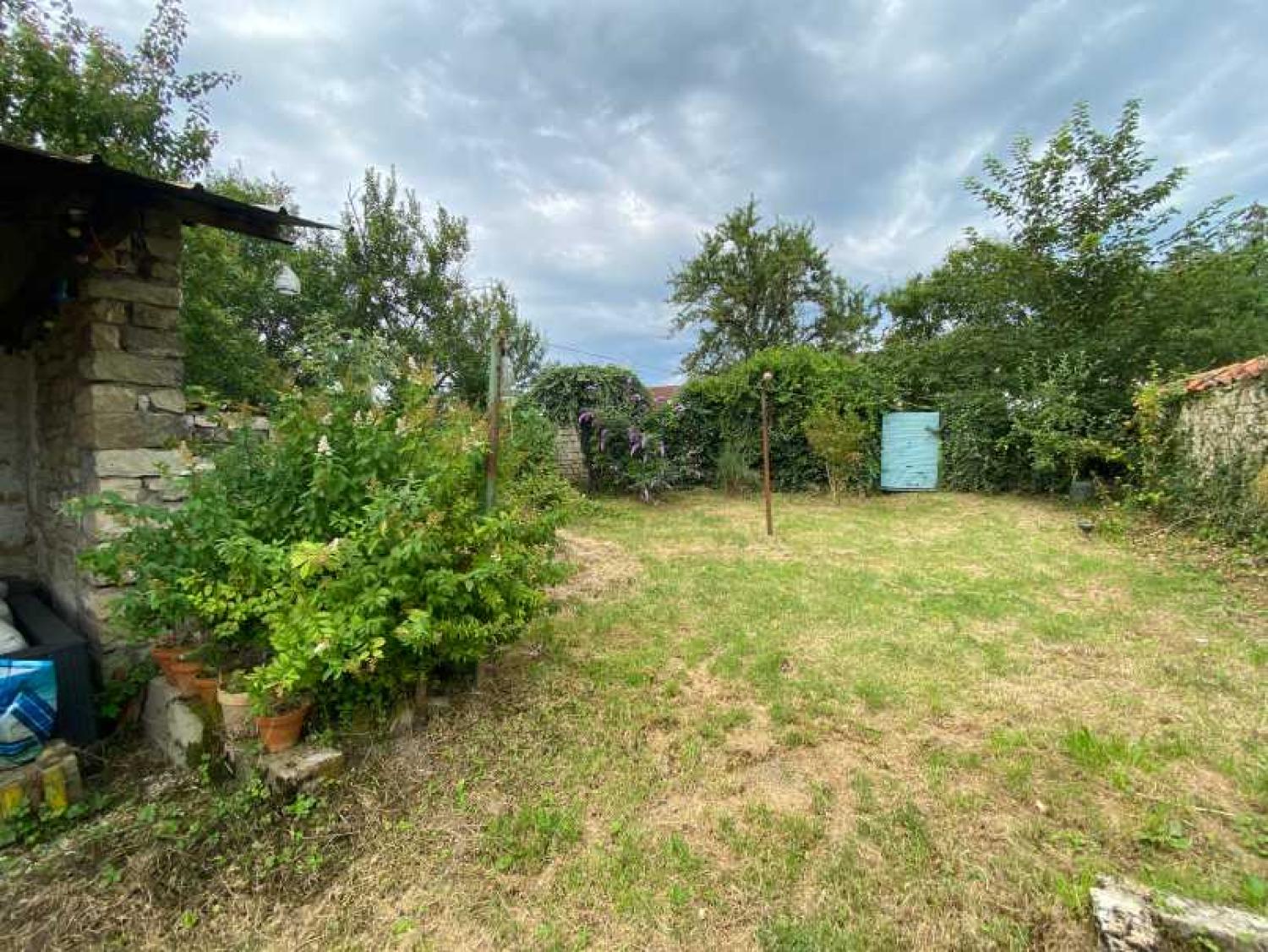  te koop dorpsboerderij Melay Haute-Marne 31