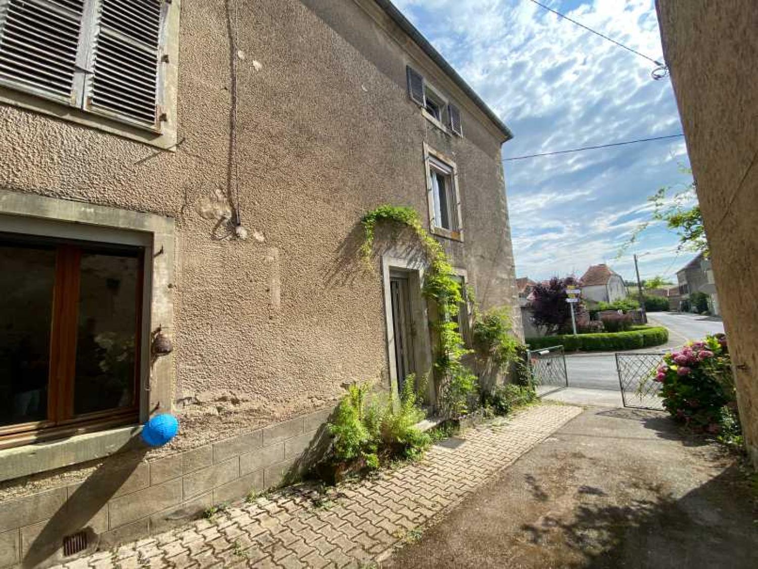  te koop dorpsboerderij Melay Haute-Marne 2