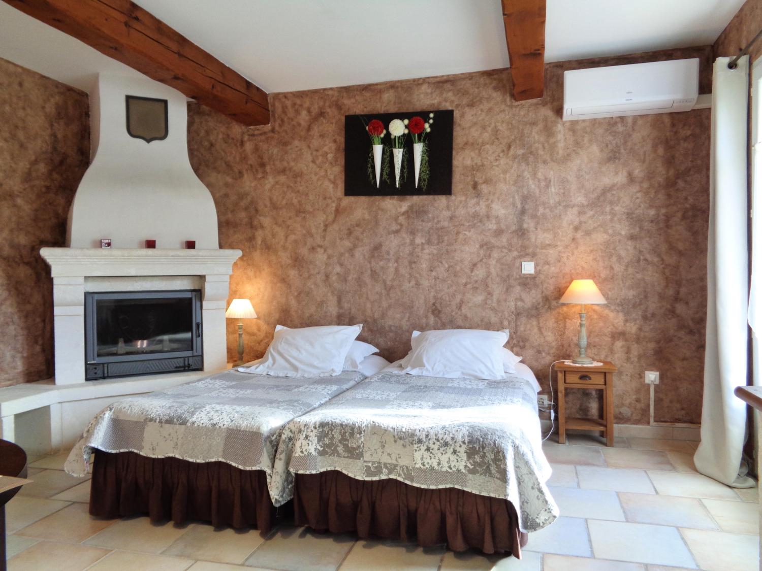  te koop gîtes/ chambres d'hôtes Lacoste Vaucluse 5
