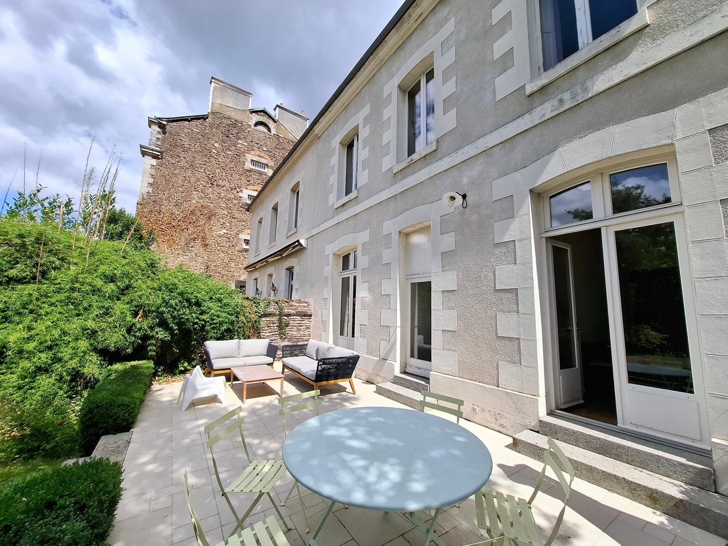 te koop stadshuis Rennes Ille-et-Vilaine 1