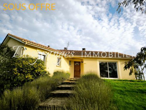 Saint-Mesmin Dordogne vrijstaand foto