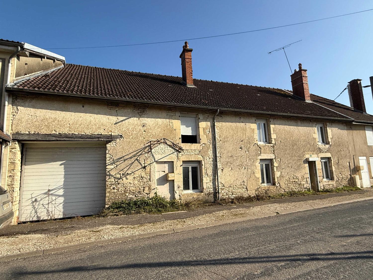  te koop dorpsboerderij Châteauvillain Haute-Marne 1