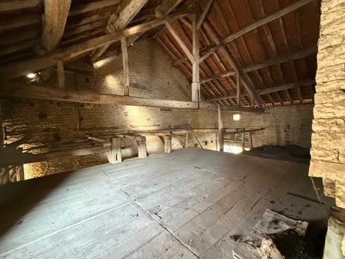  te koop dorpsboerderij Châteauvillain Haute-Marne 27