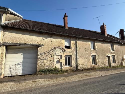  te koop dorpsboerderij Châteauvillain Haute-Marne 33