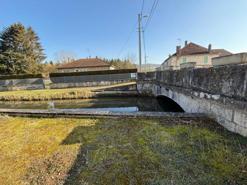  te koop dorpsboerderij Châteauvillain Haute-Marne 31