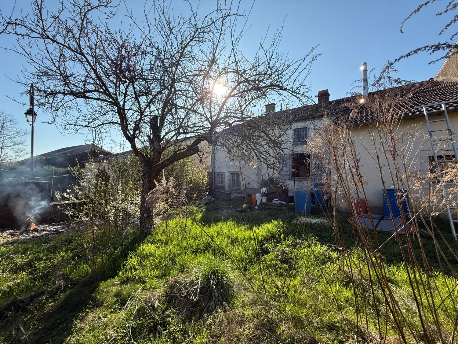  te koop dorpsboerderij Melay Haute-Marne 23