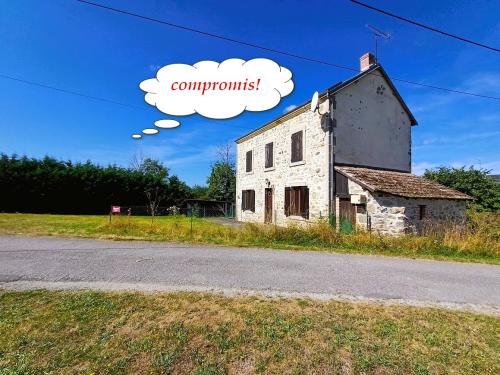 Saint-Maurice-près-Pionsat Puy-de-Dôme vrijstaand foto 6918818