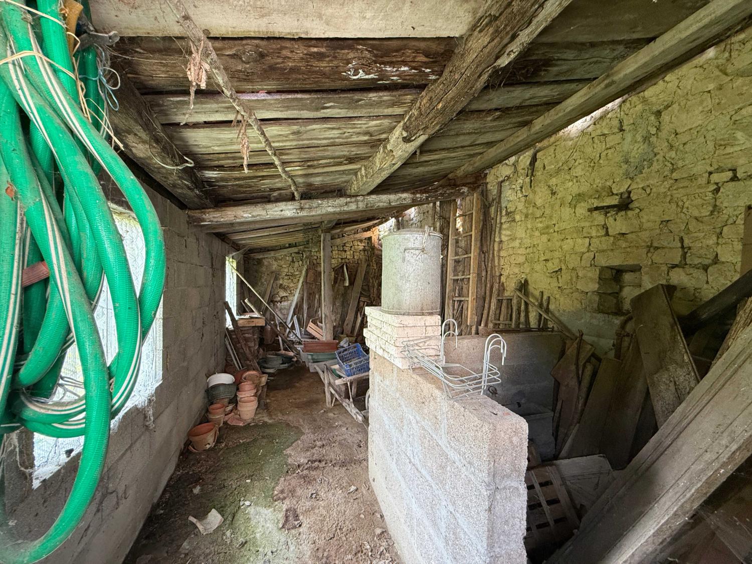  te koop dorpsboerderij Voisey Haute-Marne 33