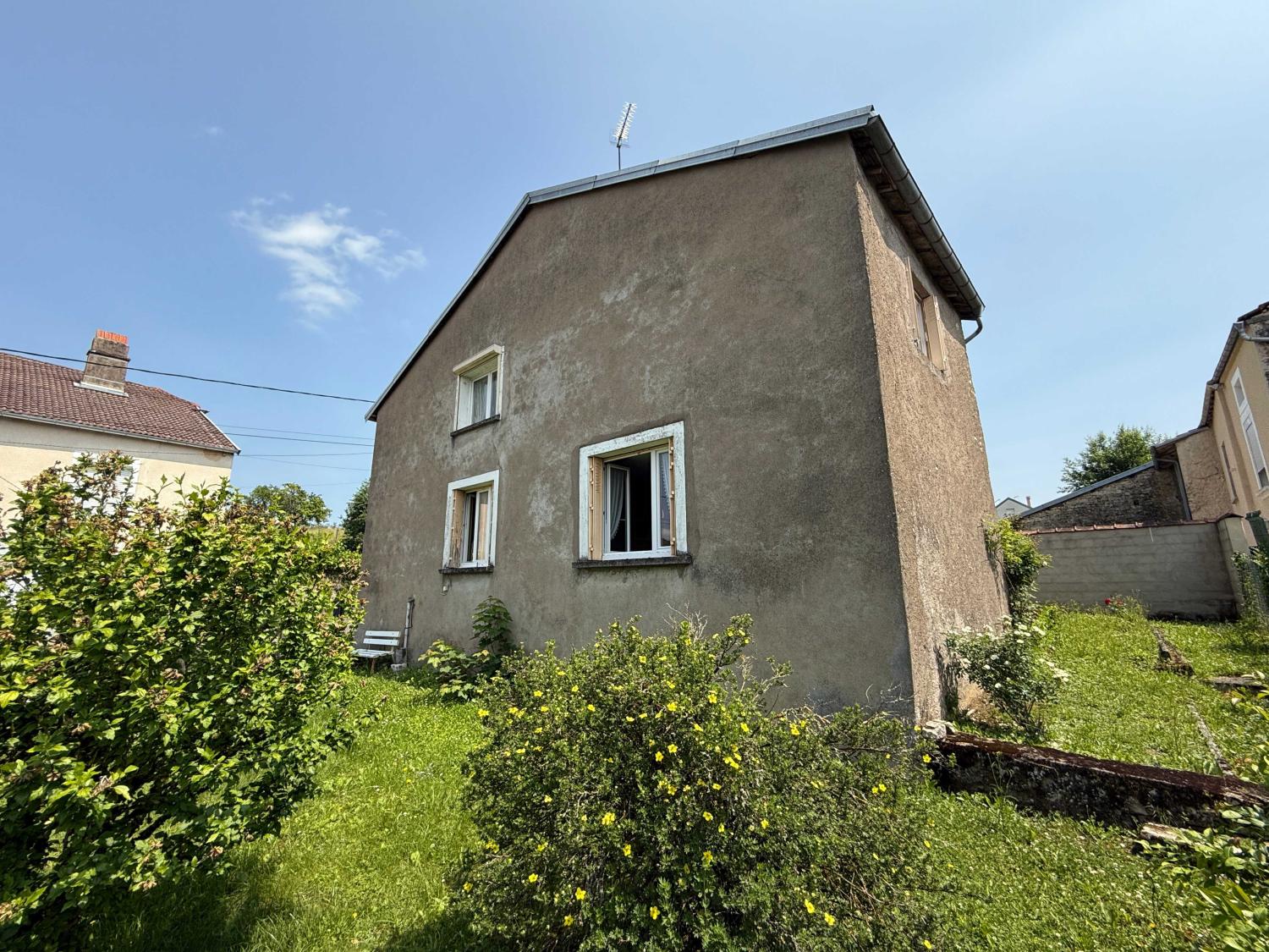  te koop dorpsboerderij Voisey Haute-Marne 48