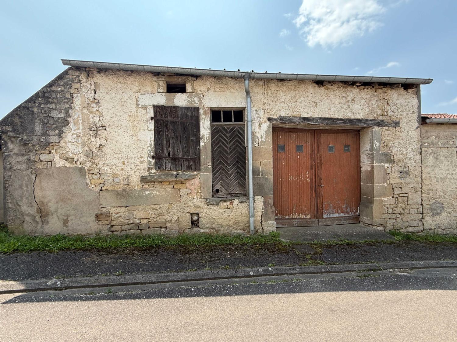  te koop dorpsboerderij Voisey Haute-Marne 40