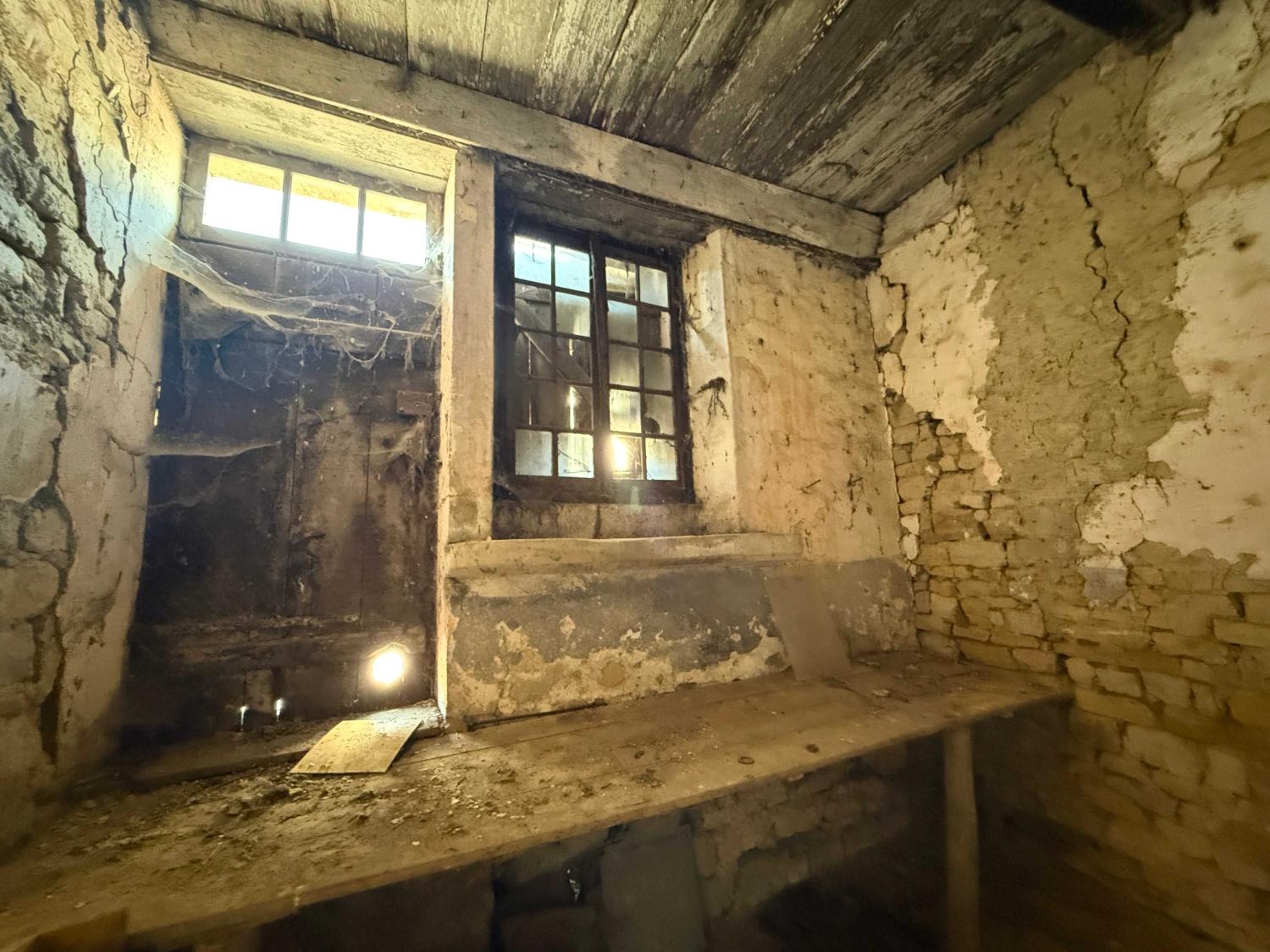  te koop dorpsboerderij Voisey Haute-Marne 35