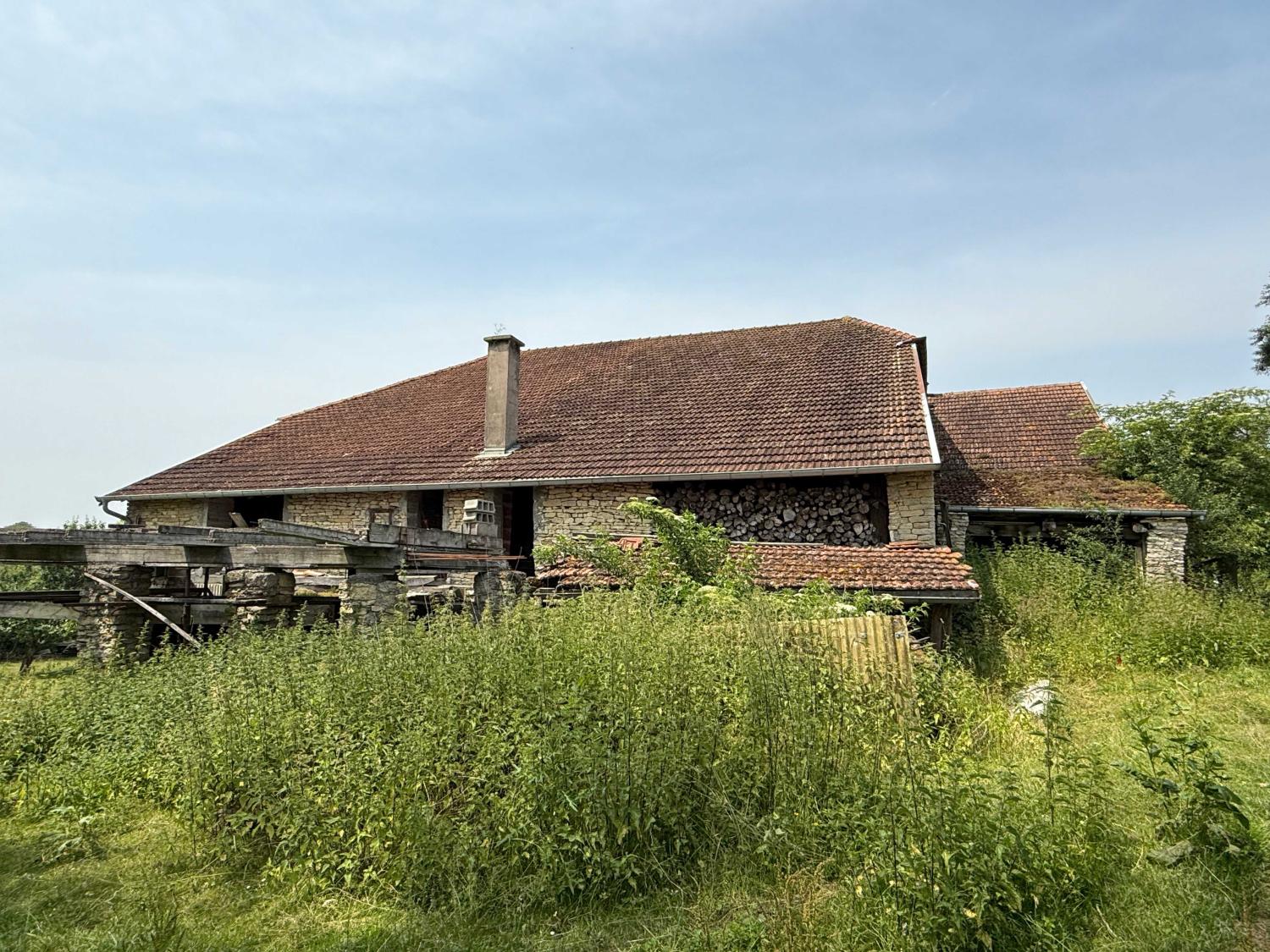  te koop dorpsboerderij Confracourt Haute-Saône 38