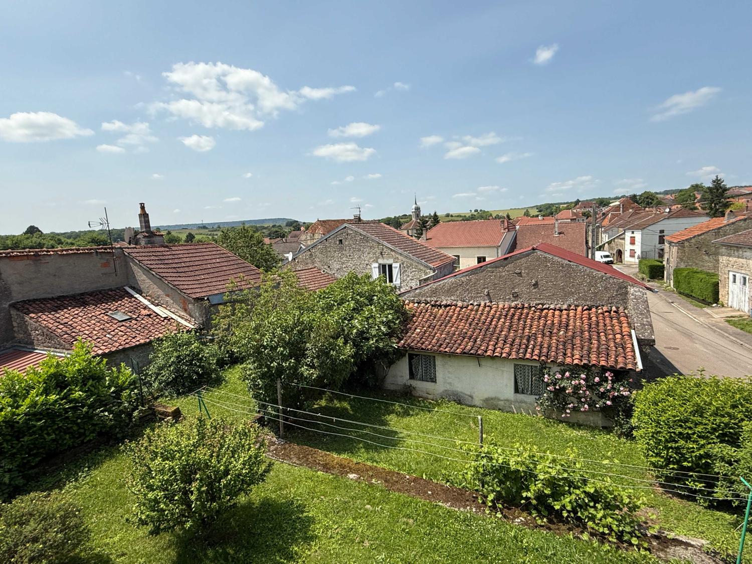  te koop dorpsboerderij Voisey Haute-Marne 16