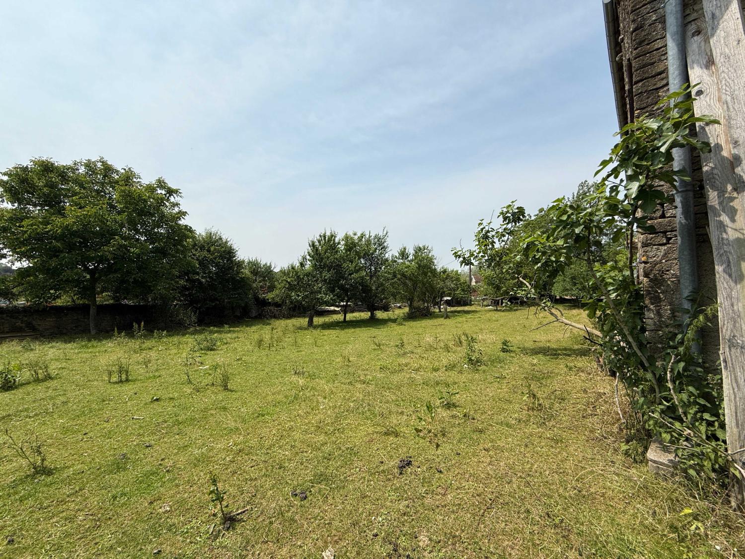  te koop dorpsboerderij Confracourt Haute-Saône 33