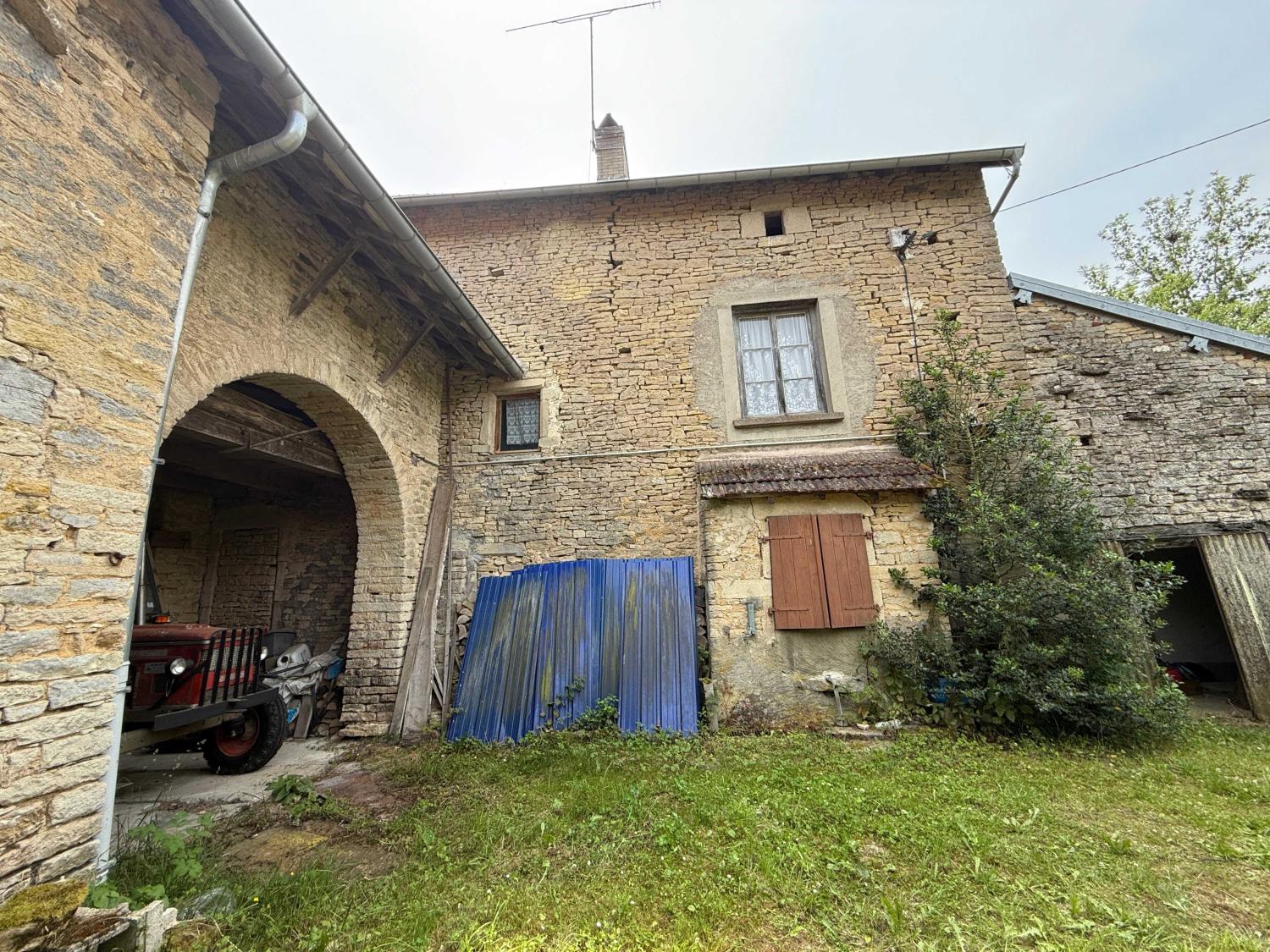  te koop dorpsboerderij Confracourt Haute-Saône 3