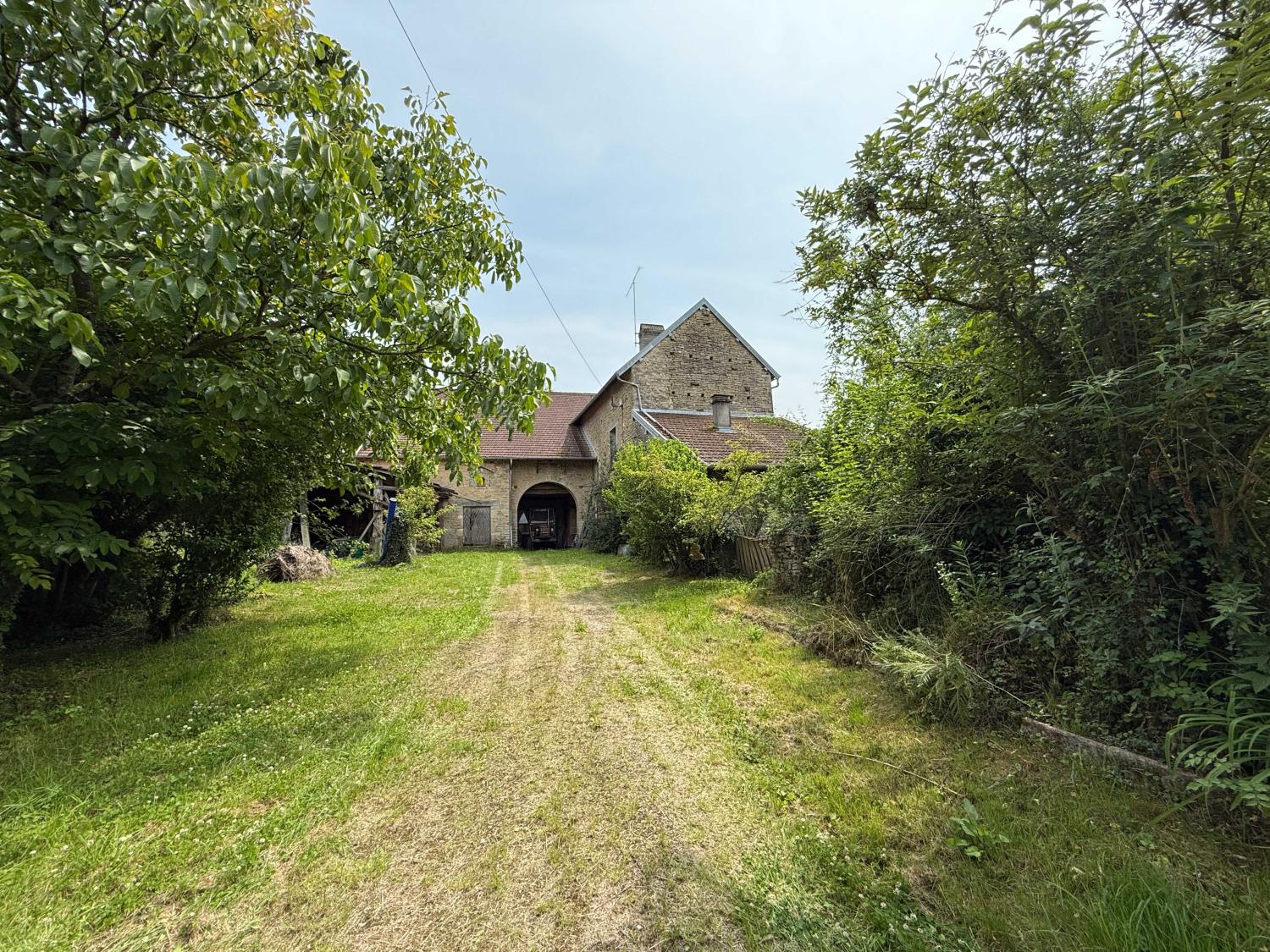  te koop dorpsboerderij Confracourt Haute-Saône 4