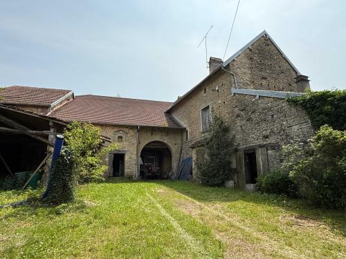  te koop dorpsboerderij Confracourt Haute-Saône 43