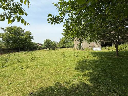  te koop dorpsboerderij Confracourt Haute-Saône 35