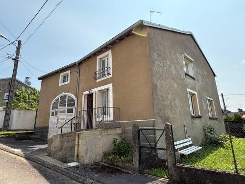  te koop dorpsboerderij Voisey Haute-Marne 43