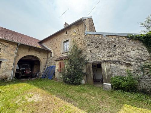  te koop dorpsboerderij Confracourt Haute-Saône 44