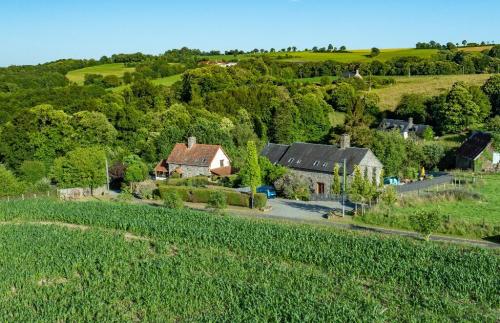 Saint-Hilaire-du-Harcouët Manche huis met gîte foto