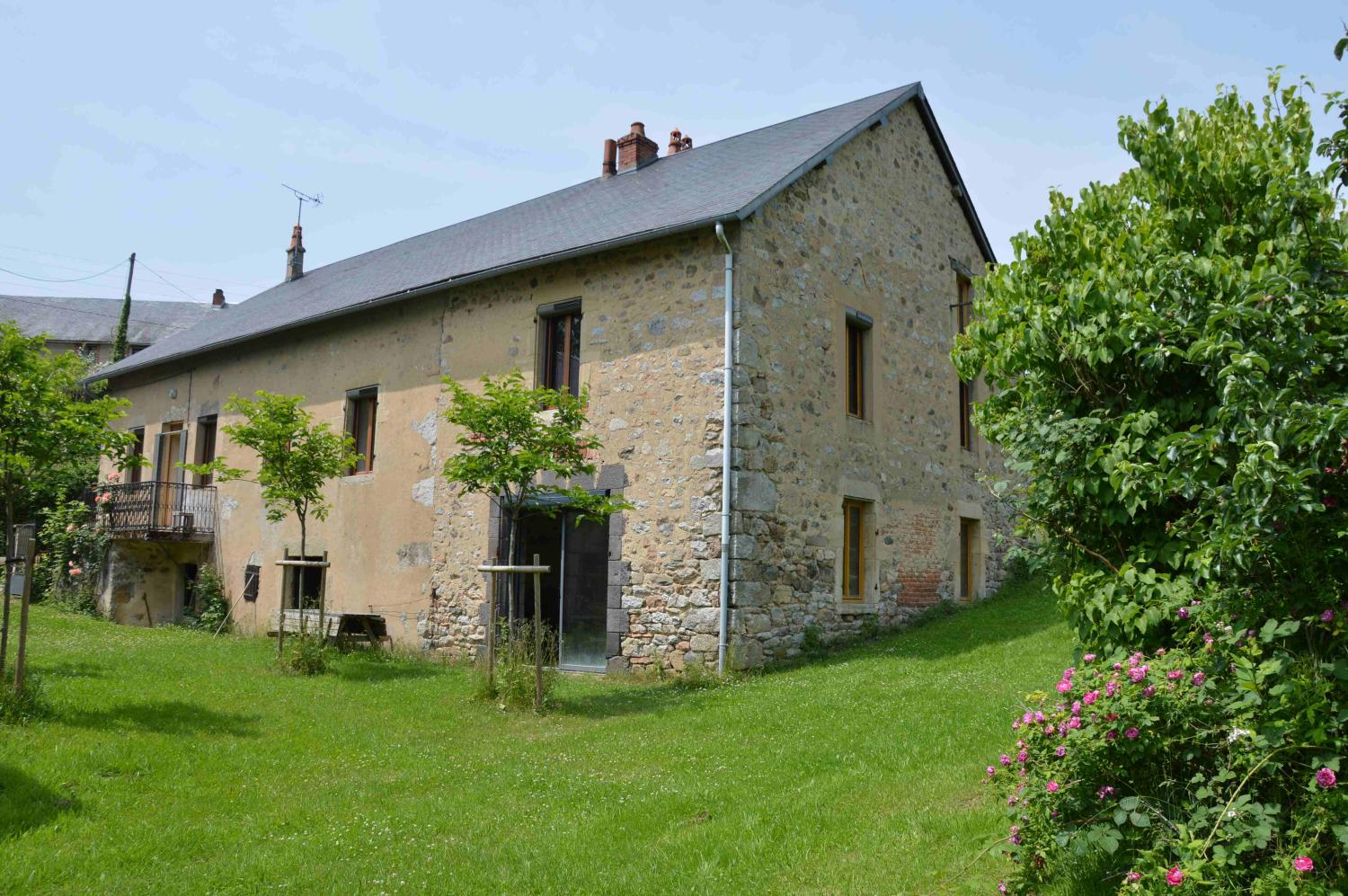  te koop dorpshuis Arleuf Nièvre 1