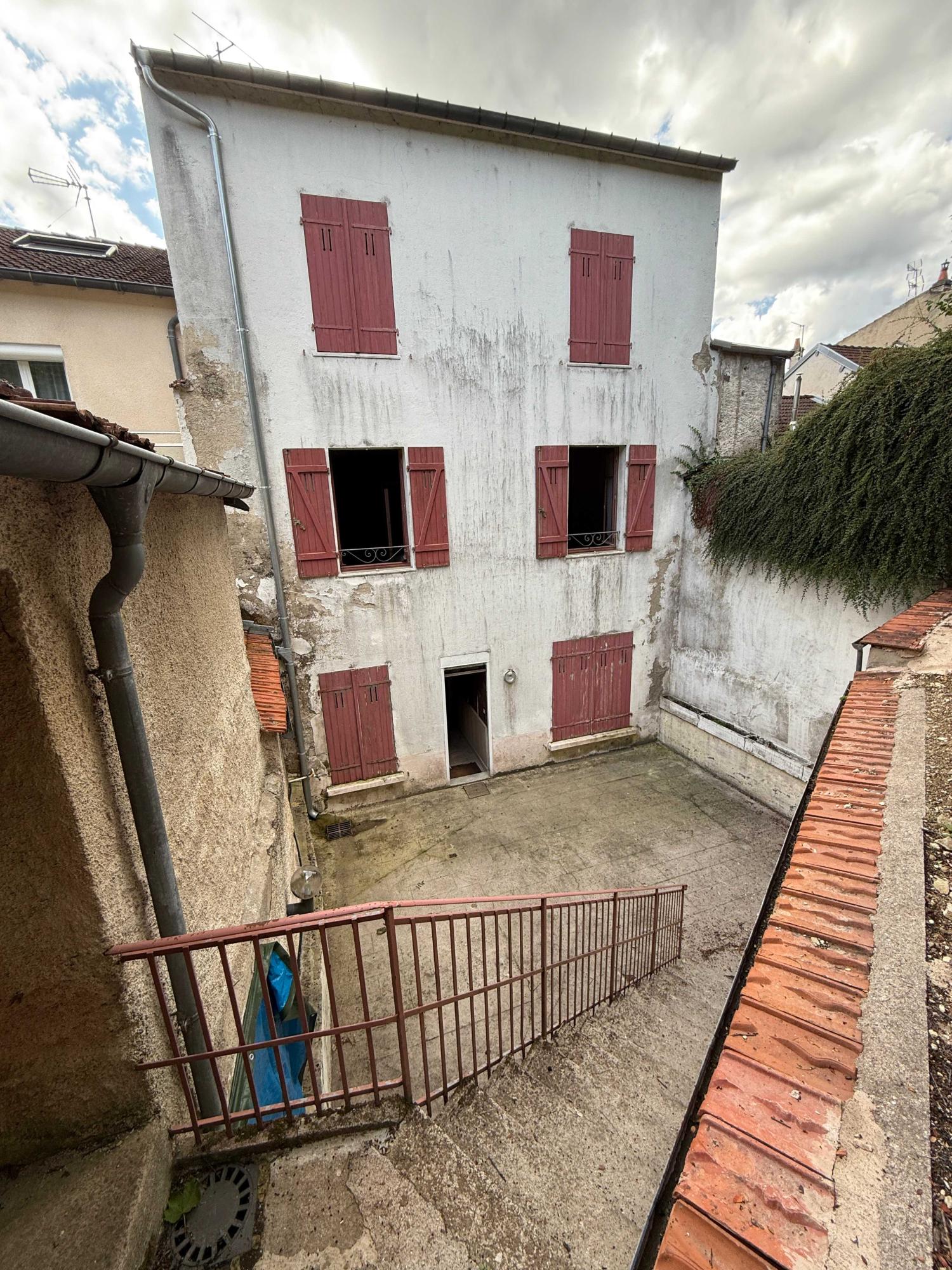  te koop dorpshuis Bourbonne-les-Bains Haute-Marne 24