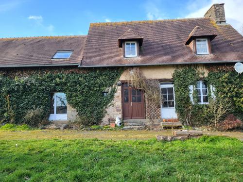 Saint-Vigor-des-Monts Manche vrijstaand foto