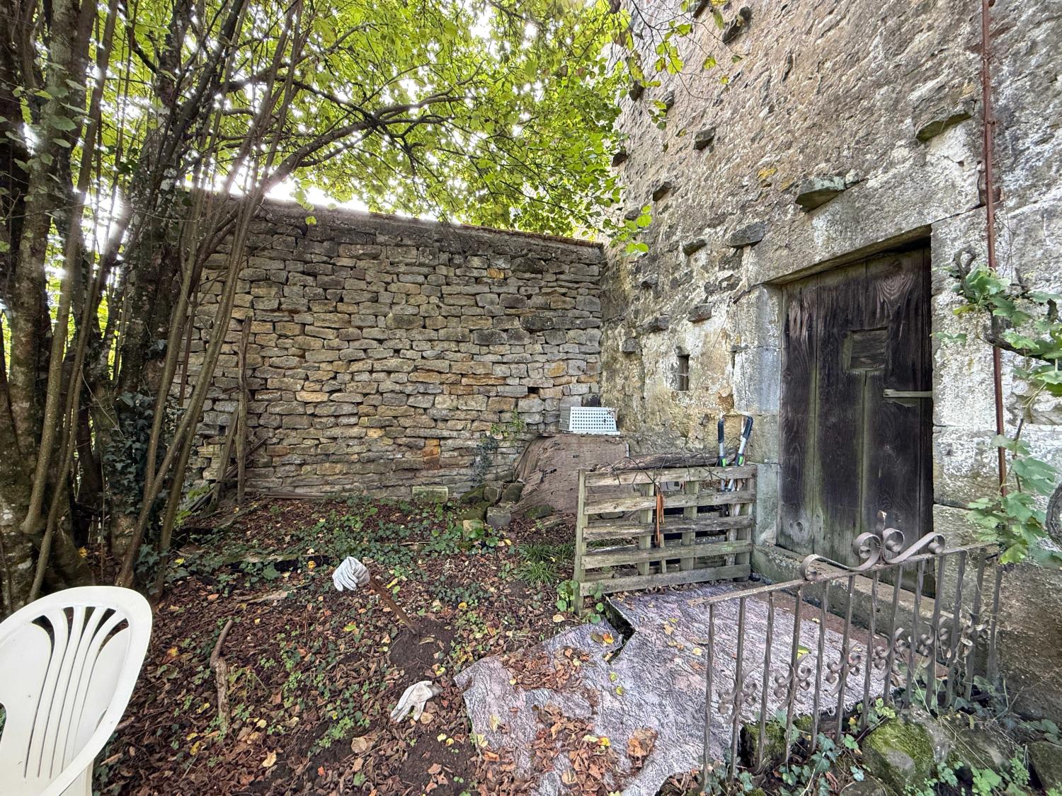  te koop dorpsboerderij Bourbonne-les-Bains Haute-Marne 27