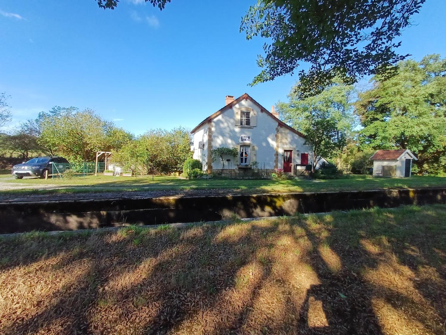  te koop huis Épineuil-le-Fleuriel Cher 3