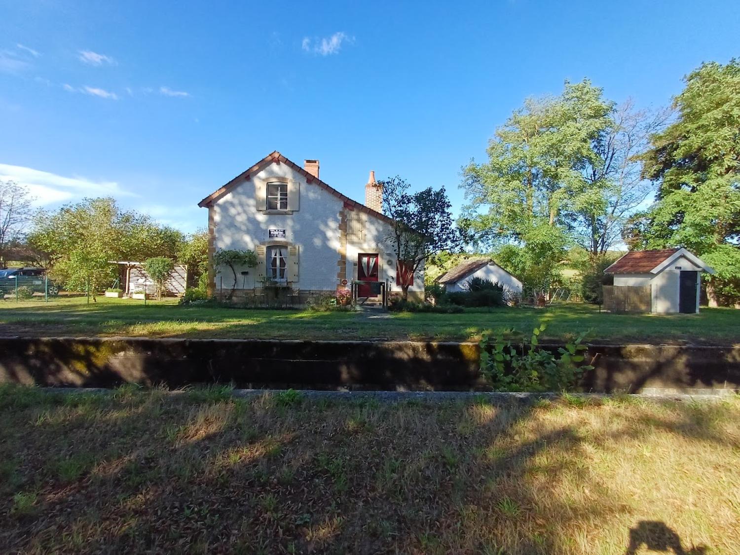  te koop huis Épineuil-le-Fleuriel Cher 5