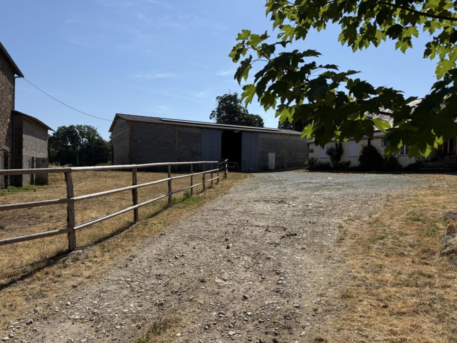 te koop boerderij Saint-Pardoux-Corbier Corrèze 18
