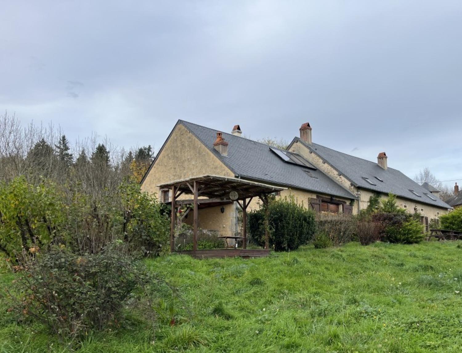  te koop huis met gîte Saint-Hilaire-en-Morvan Nièvre 1
