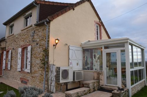 Montapas Nièvre dorpshuis foto 7301863