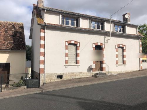 Châtillon-en-Bazois Nièvre herenhuis foto 7329742