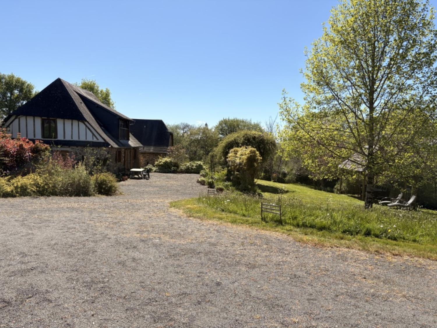  te koop huis met gîte Lascaux Corrèze 1