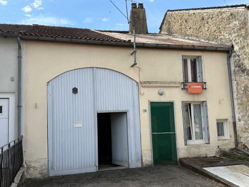 Bourbonne-les-Bains Haute-Marne dorpshuis foto