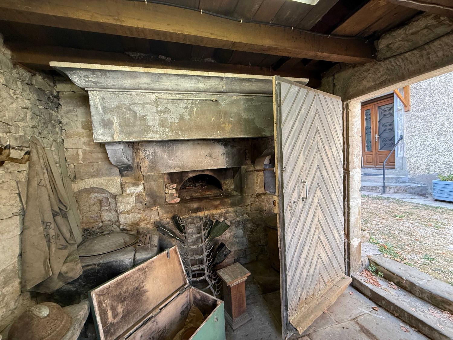  te koop dorpsboerderij Melay Haute-Marne 28