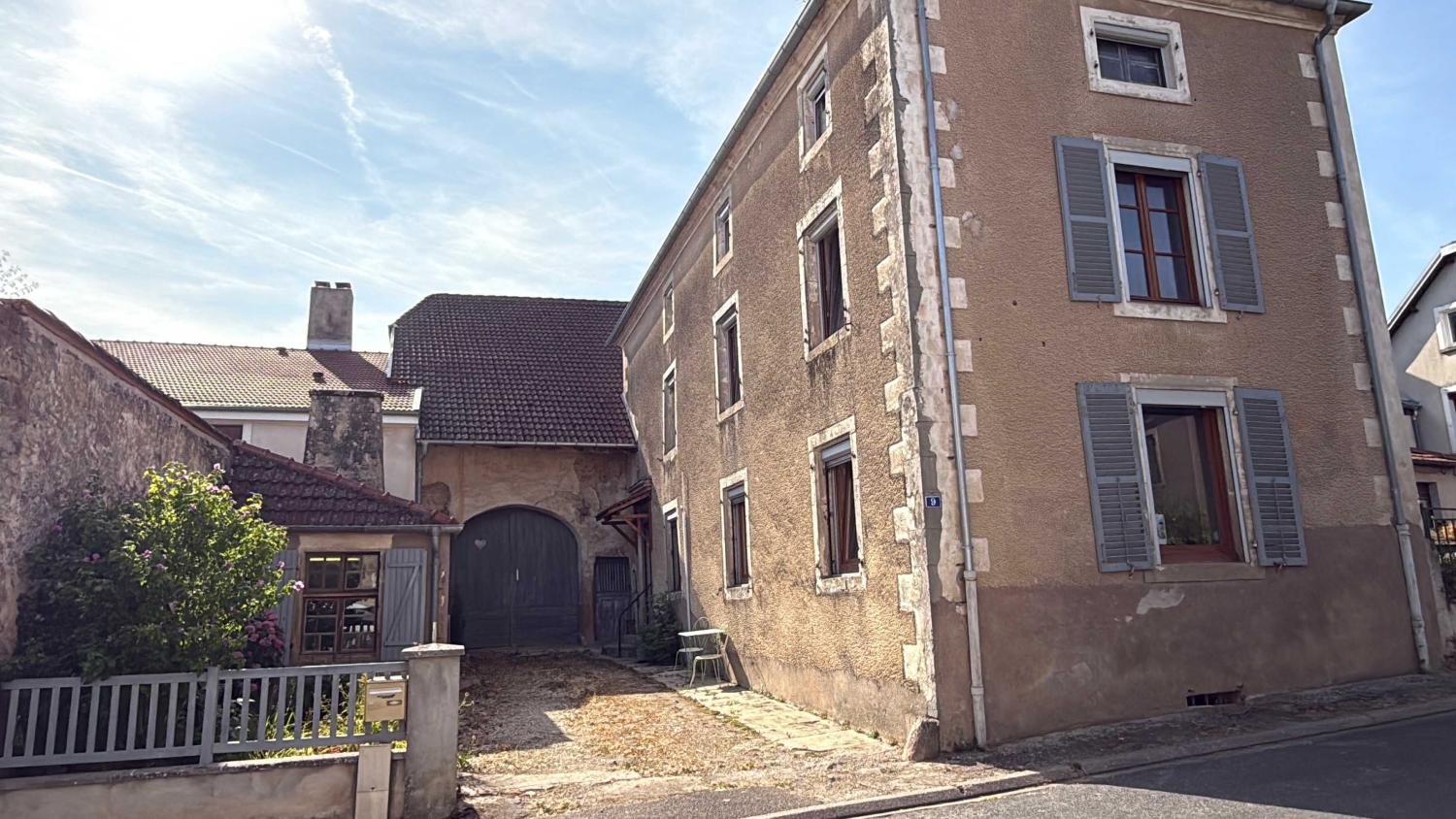  te koop dorpsboerderij Melay Haute-Marne 32