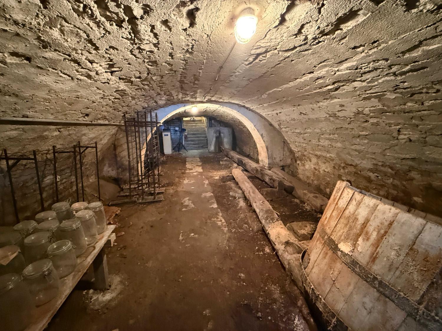 te koop dorpsboerderij Melay Haute-Marne 25